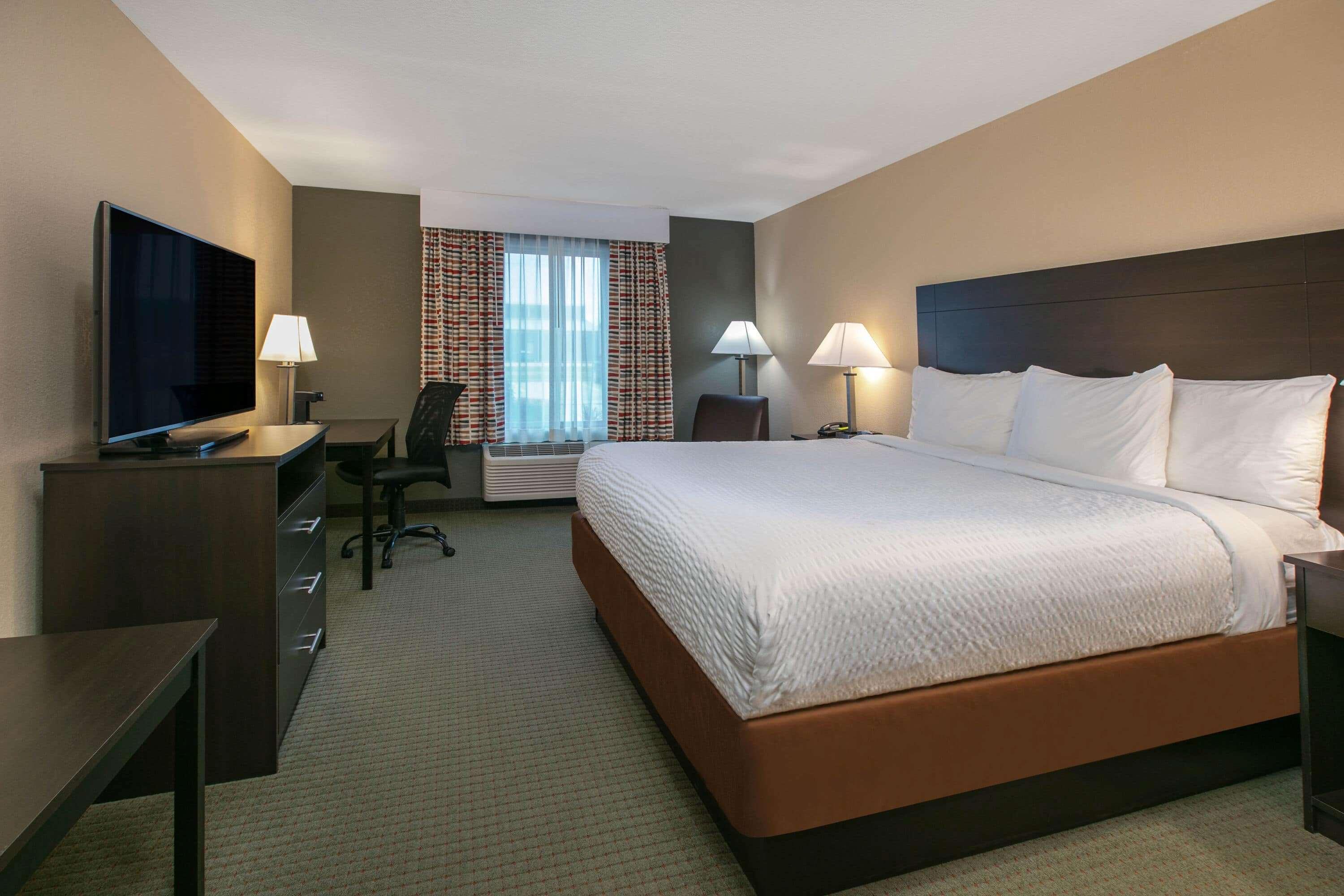 Days Inn & Suites By Wyndham Florence/Jackson Area Extérieur photo