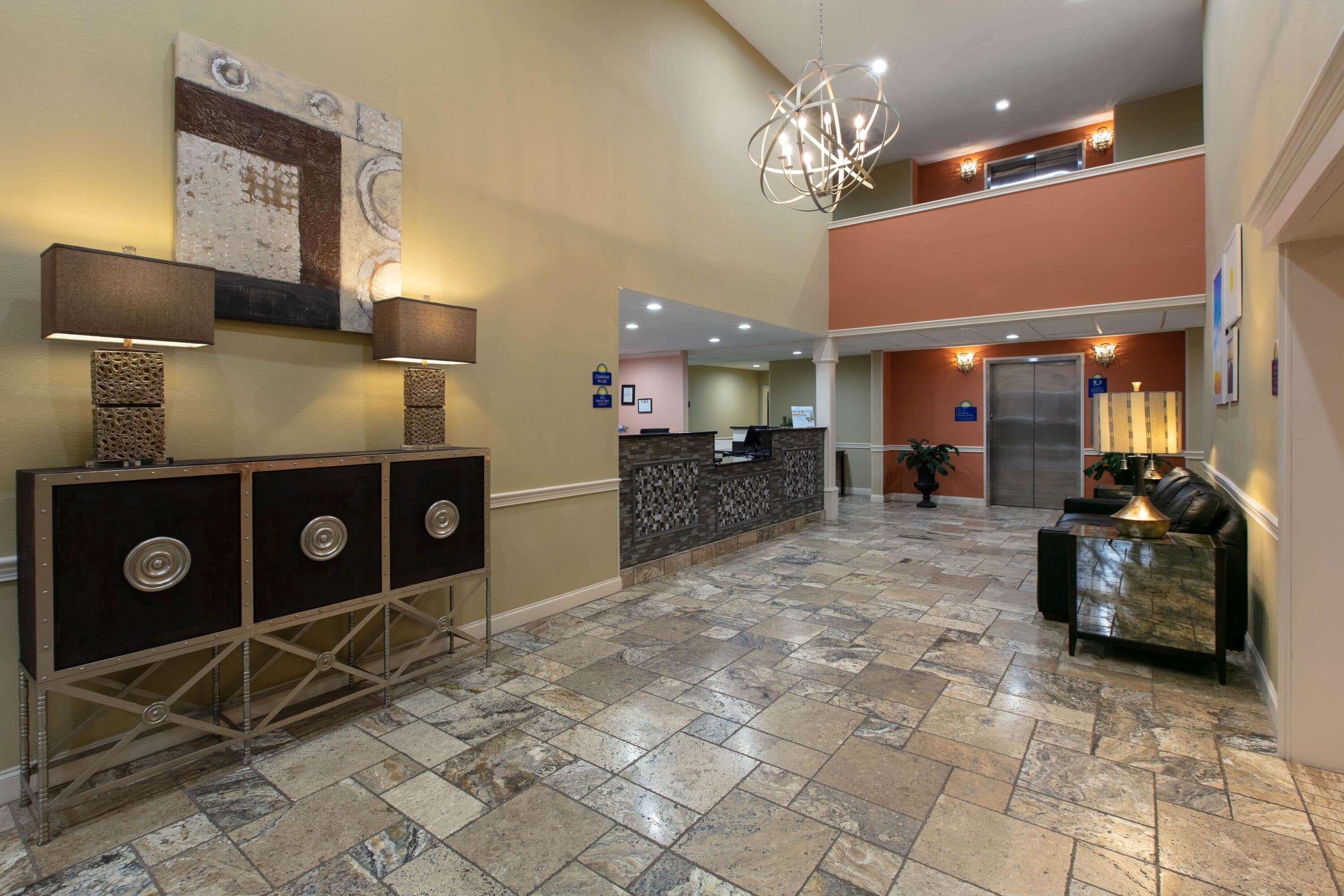Days Inn & Suites By Wyndham Florence/Jackson Area Extérieur photo