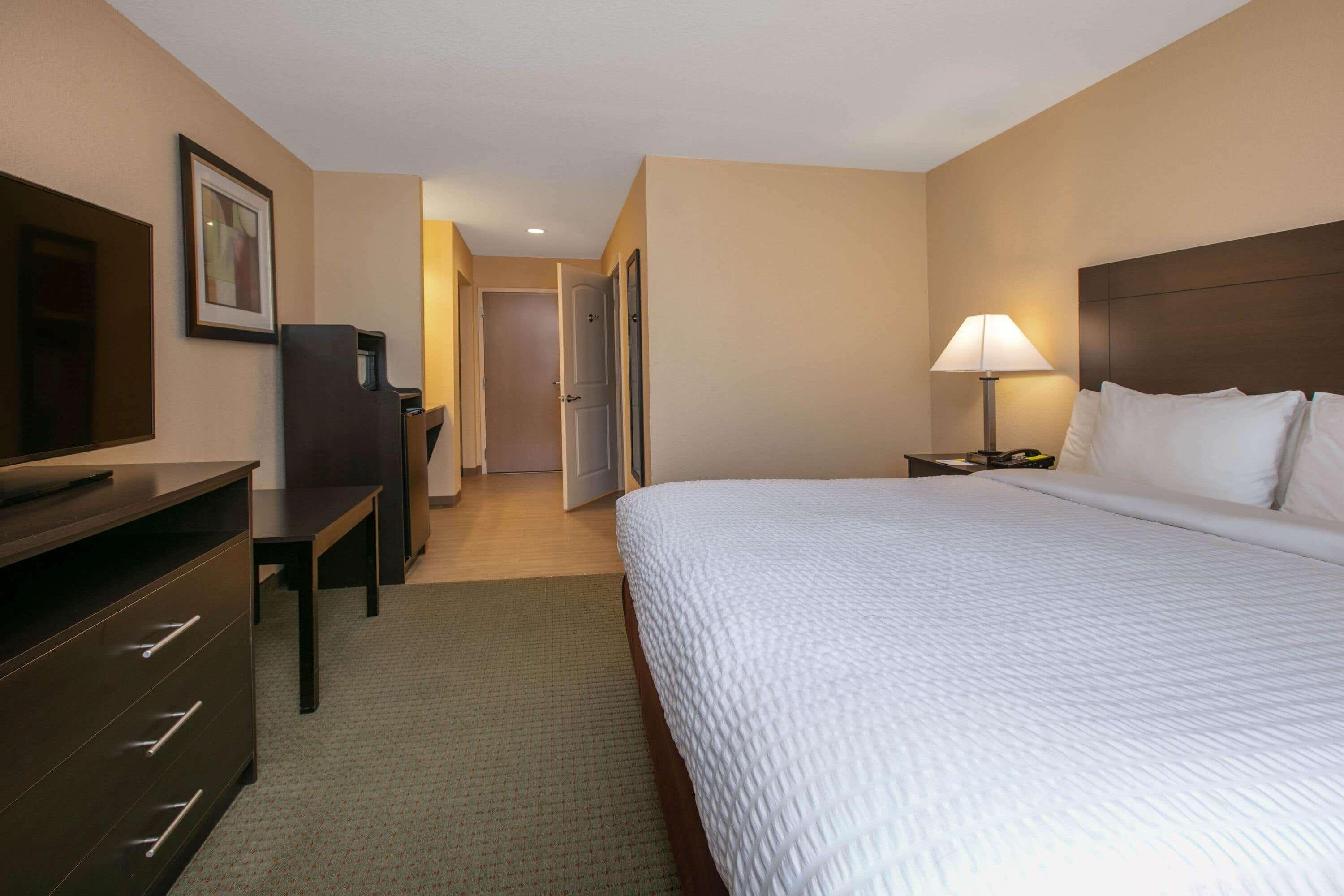 Days Inn & Suites By Wyndham Florence/Jackson Area Extérieur photo