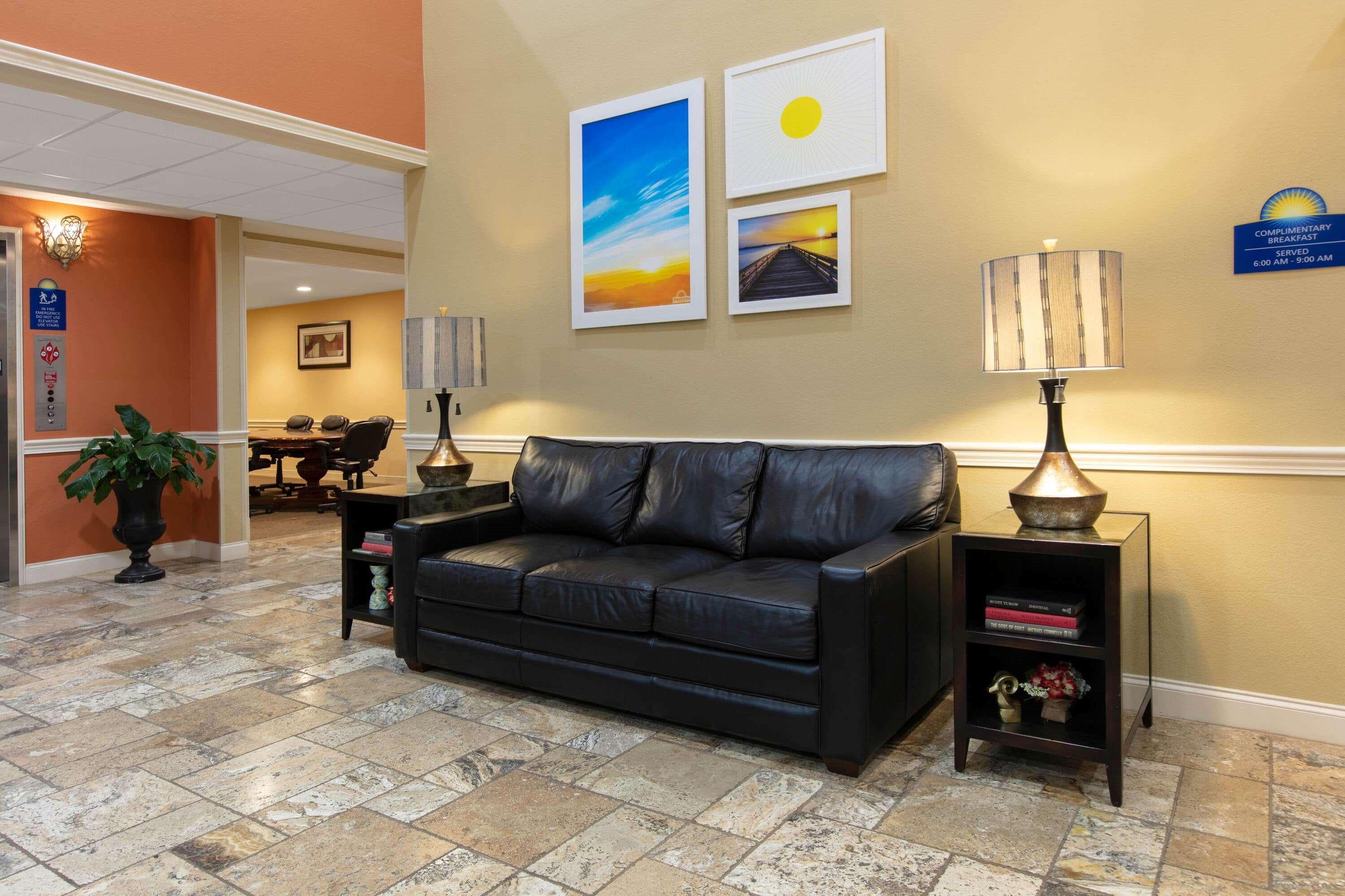 Days Inn & Suites By Wyndham Florence/Jackson Area Extérieur photo